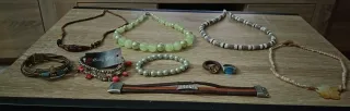 Lote bisutería: collares, pulseras, anillos