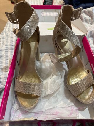 Sandalias tacón dorado Talla 38