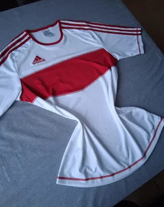Camiseta Adidas blanca y roja