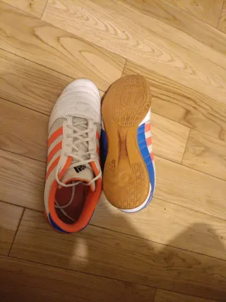 Zapatillas Adidas Fútbol Sala Naranja y Blanco