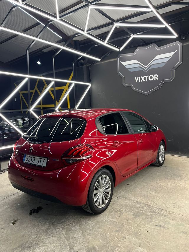 Peugeot 208 1.2 PureTech Style 82