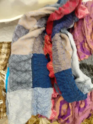 Bufanda y gorro de lana beige y marrón