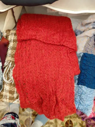 Bufanda y gorro de lana beige y marrón