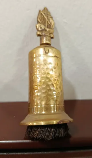 cepillo o escobilla de chimenea de latón vintage