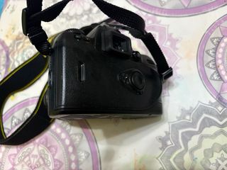 Cámara analógica Nikon F80