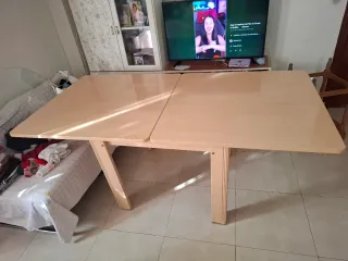 Mesa de madera plegable      Es la otra igual