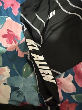 Top manga larga KL Alien negro