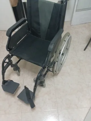 Silla de ruedas plegable
