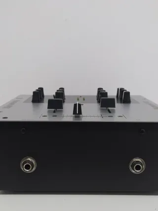 Mesa de mezcla DJ Numark M101