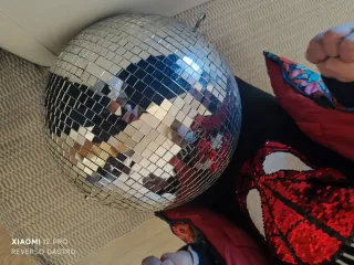 Bola de discoteca plateada