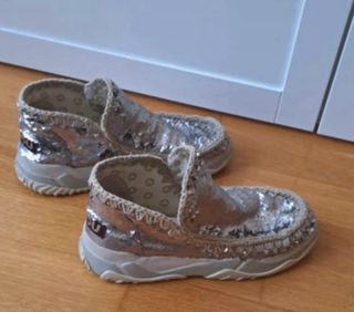 Botas plateadas con lentejuelas