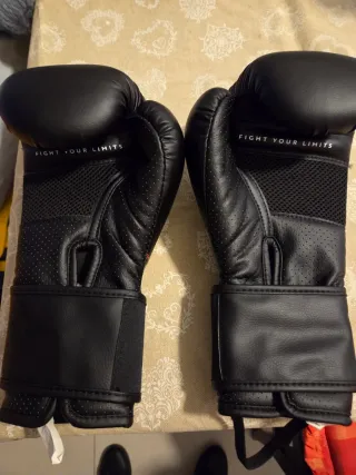Guantoni da Box Neri Fight Your Limits