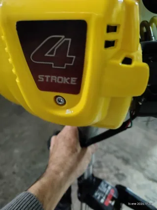 Motor 1.3HP y embarcación