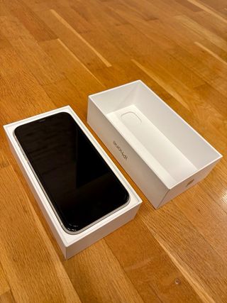 iPhone 11 128GB Blanco + cable