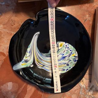 Vassoio in vetro Lalique nero e multicolore 32cm