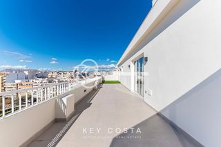 Ático en alquiler en Ensanche - Diputación en Alicante