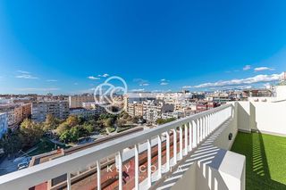 Ático en alquiler en Ensanche - Diputación en Alicante