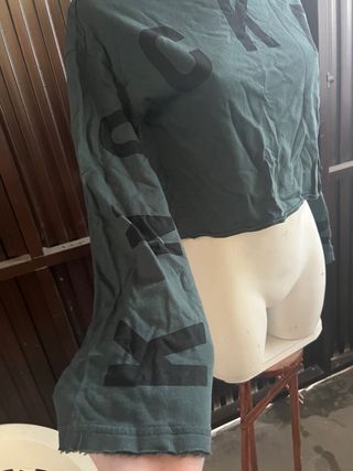 Top streetwear manga larga verde