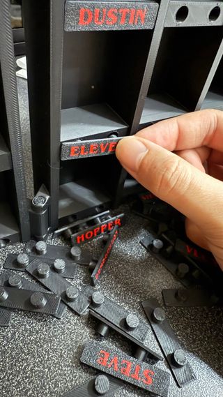 Stranger Things expositor funko pop kinder joy