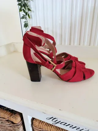 Tacones de Ante Dorothy Perkins – Elegancia