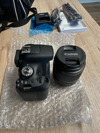 Cámara Canon EOS 1500D + Lente 18-55mm