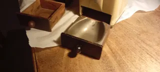 2 Molinillos de Café Antiguos