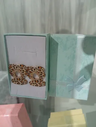 Pendientes Corazón Leopardo Dorados