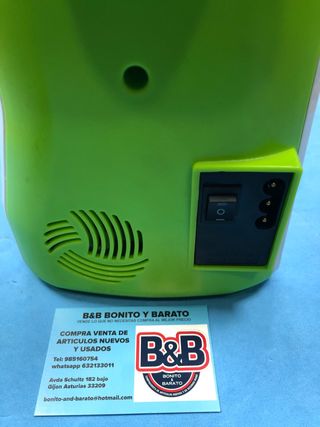 Máquina de coser Saivod verde y blanca