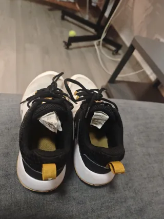 Zapatillas balonmano H300 talla 38