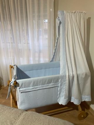 Minicuna con dosel y detalles Venta en persona
