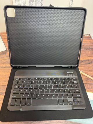 Funda con Teclado Bluetooth iPad Air 13
