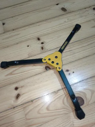 Supporto Hercules per 2 trombe e flicorno