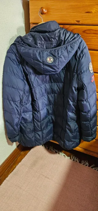 Plumas mujer con capucha