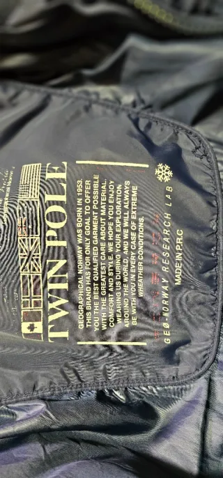 Plumas mujer con capucha