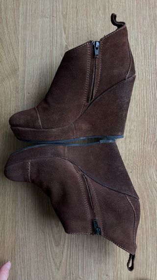 Botines Diesel ante cuña marrón, 38