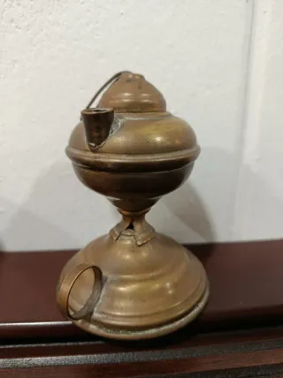 Candil o lámpara de aceite antigua