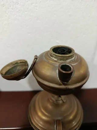 Candil o lámpara de aceite antigua