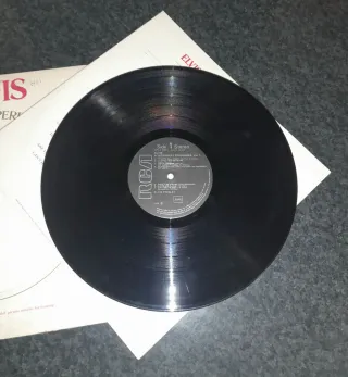 Elvis Presley - A Legendary Performer Vol. 1 LP