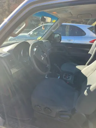 Mitsubishi Montero 2011