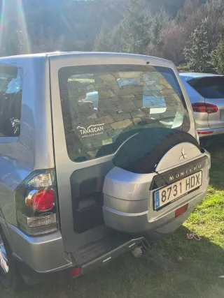 Mitsubishi Montero 2011