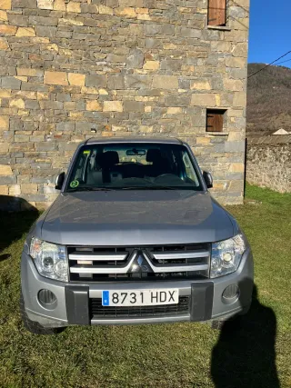 Mitsubishi Montero 2011