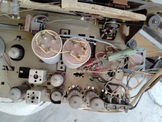 Equipo de Música Vintage Radio Tocadiscos y Cinta