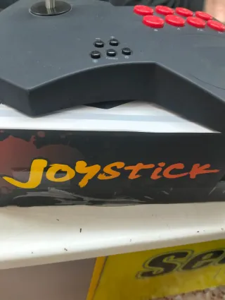 Joystick Arcade Negro con Botones Rojos