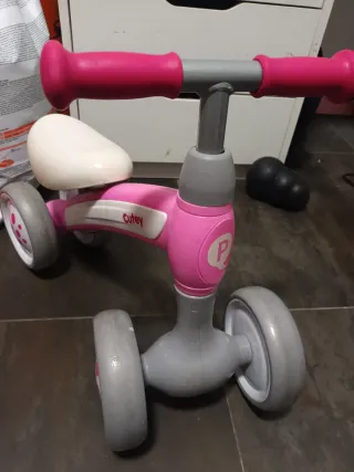 Bicicleta de aprendizaje rosa