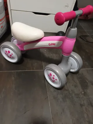 Bicicleta de aprendizaje rosa