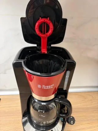 Cafetera Russell Hobbs Roja
