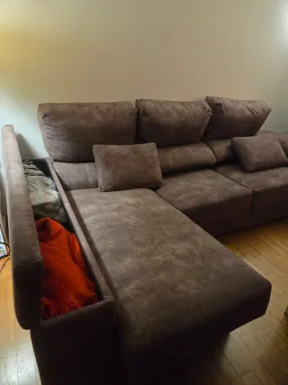 Sofá chaise longue 3 plazas marrón