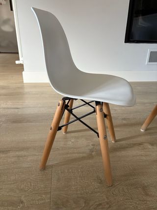 Conjunto mesa y 2 sillas