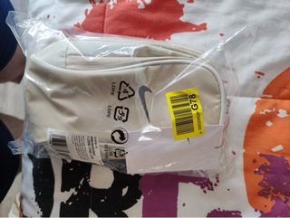 Bolso Nike 1L Beige