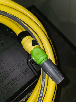 Tubo giallo per giardino